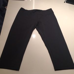 super cute short-ish ivivva leggings!!